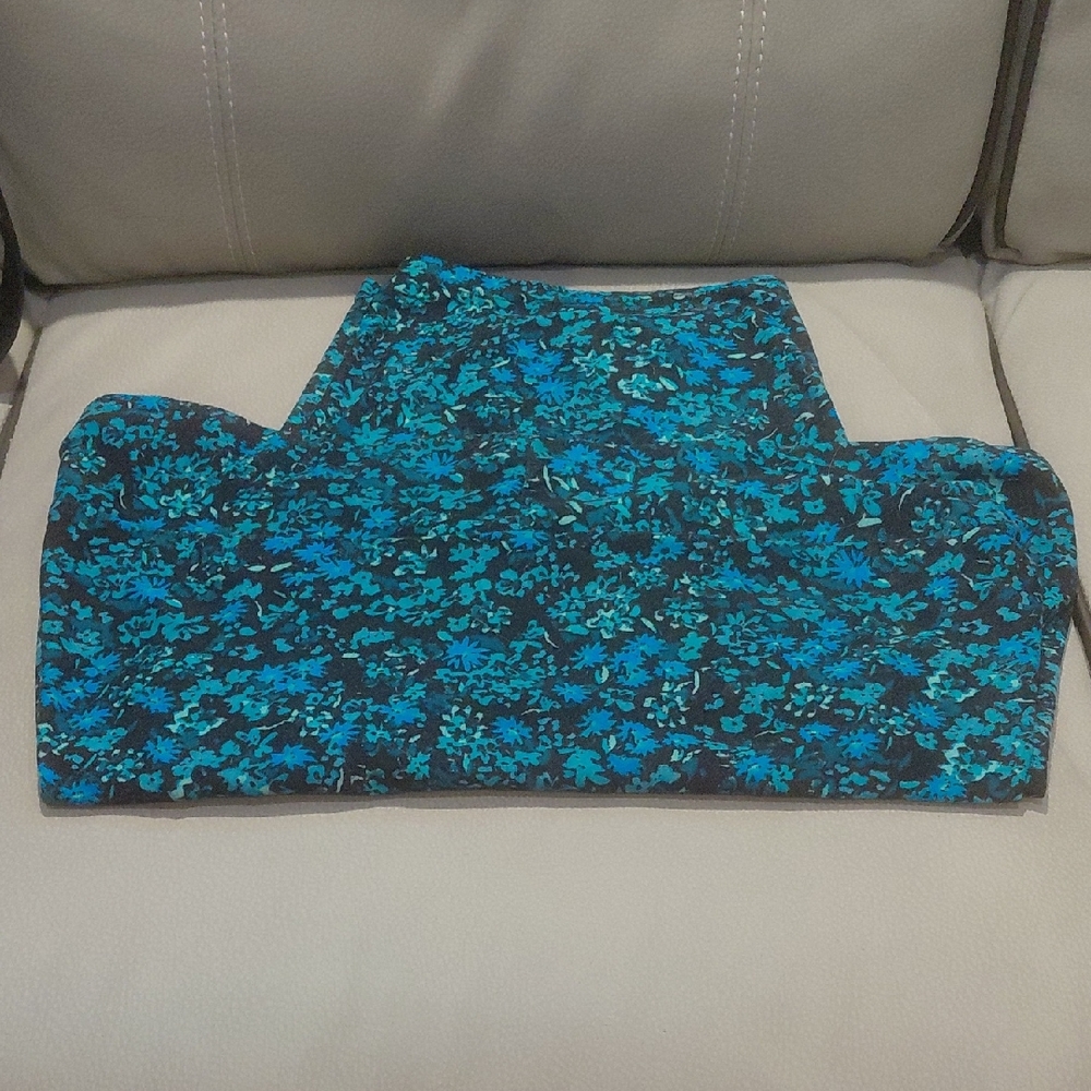Terra & Sky Black and Blue Floral Shorts